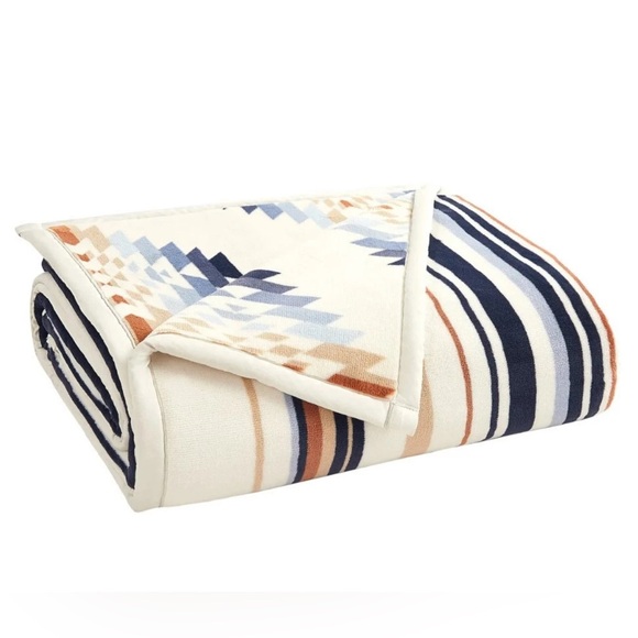 Pendleton Reversible Plush Throw Blanket 50"x70" PolyesterSuede - Savanna Stripe - Picture 5 of 5